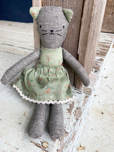 Violet the Cat - Green Vintage Floral