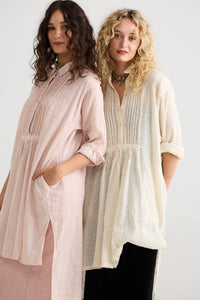 Prairie long cotton lace shirt. Powered Pink