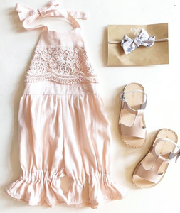 Linen and lace romper. Natural. Pale Pink.